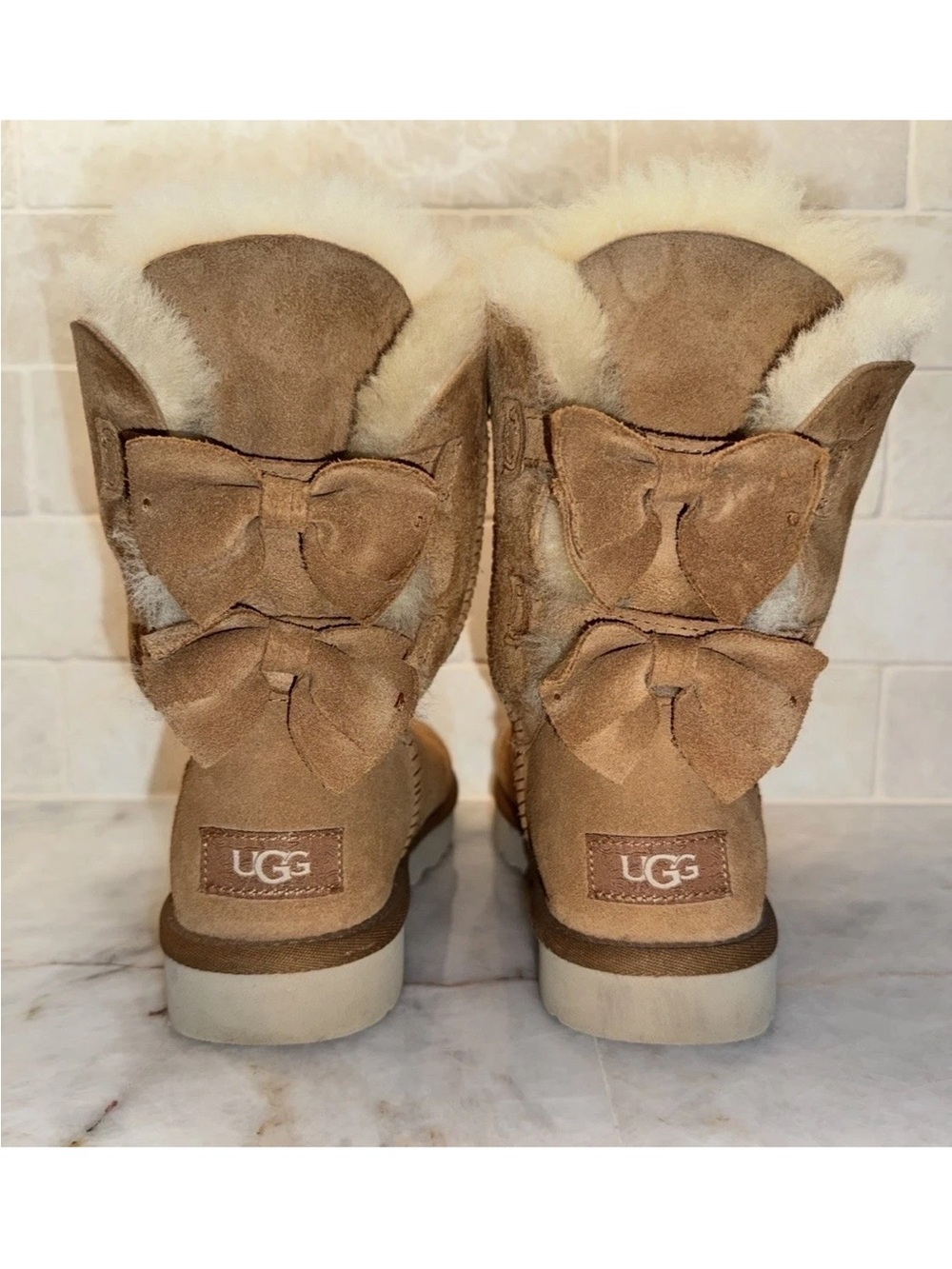 UGG Mini Bailey Bow Boots Women’s 7 Chestnut Suede Sheepskin Double Bow